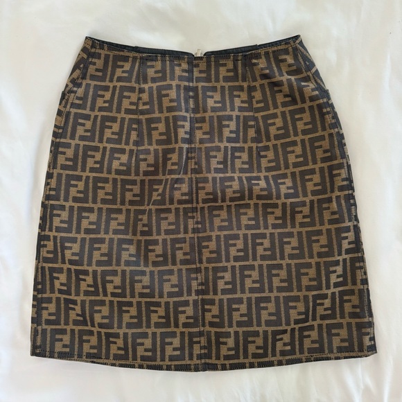 Authentic vintage Fendi reversible mini skirt with zipper - Picture 3 of 7